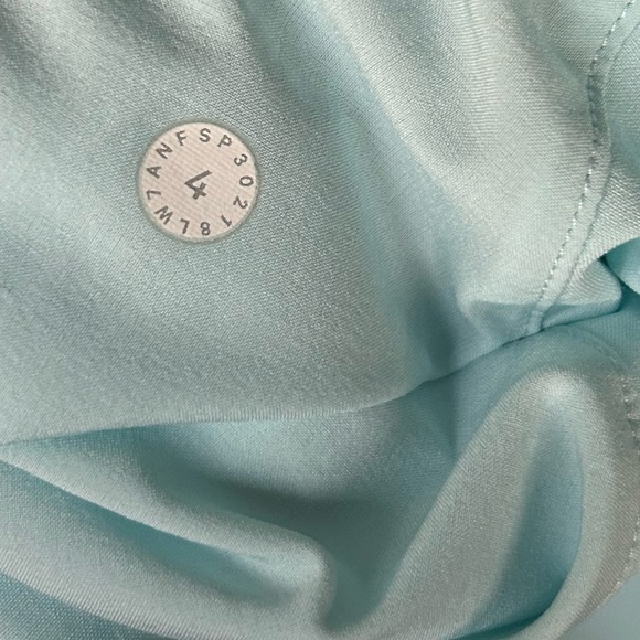 Lululemon Spring Break Away Short *4-way Stretch 3"
Blue Glow Sz 4 - Picture 11 of 12